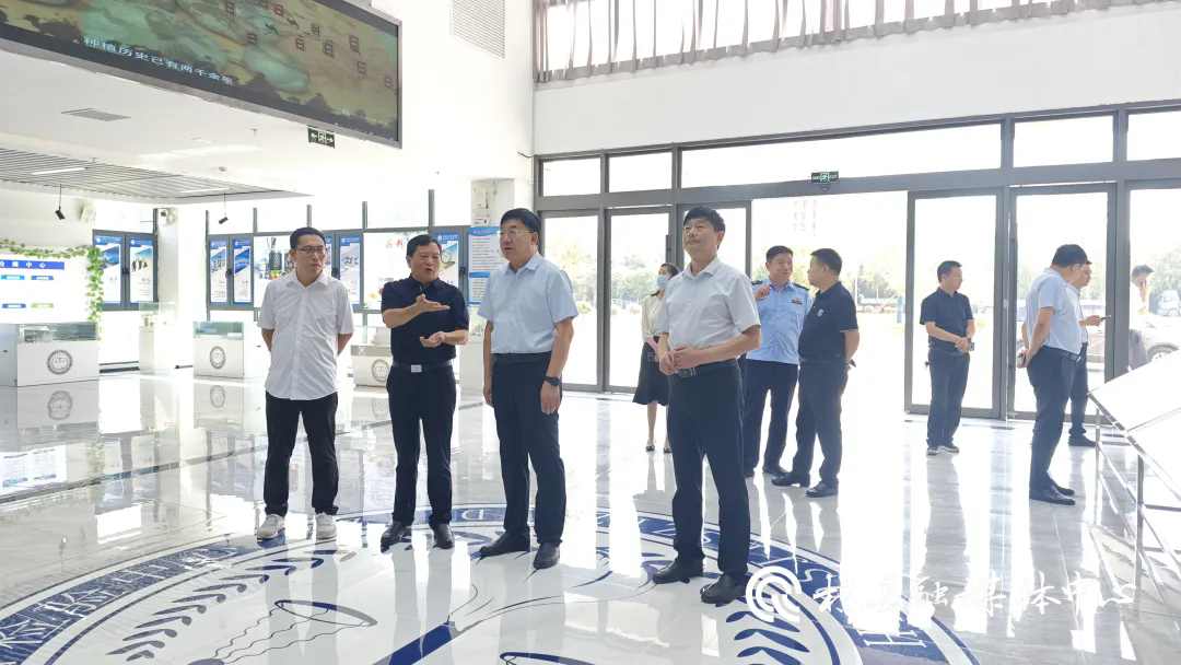 开封市人大常委会副主任黄腾深入我县调研现代食品产业链发展情况